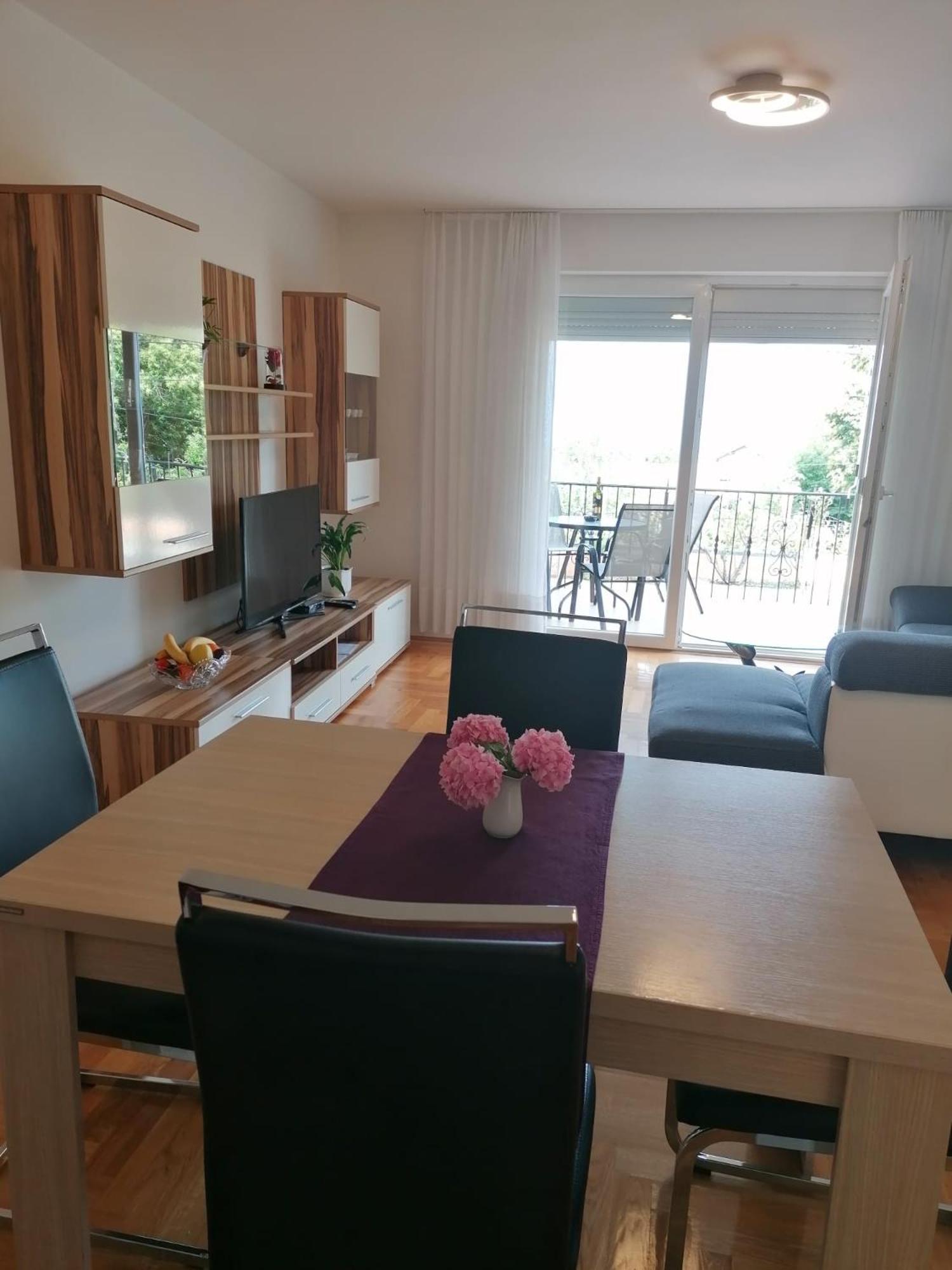 Apartment Cindy Ловран Екстер'єр фото