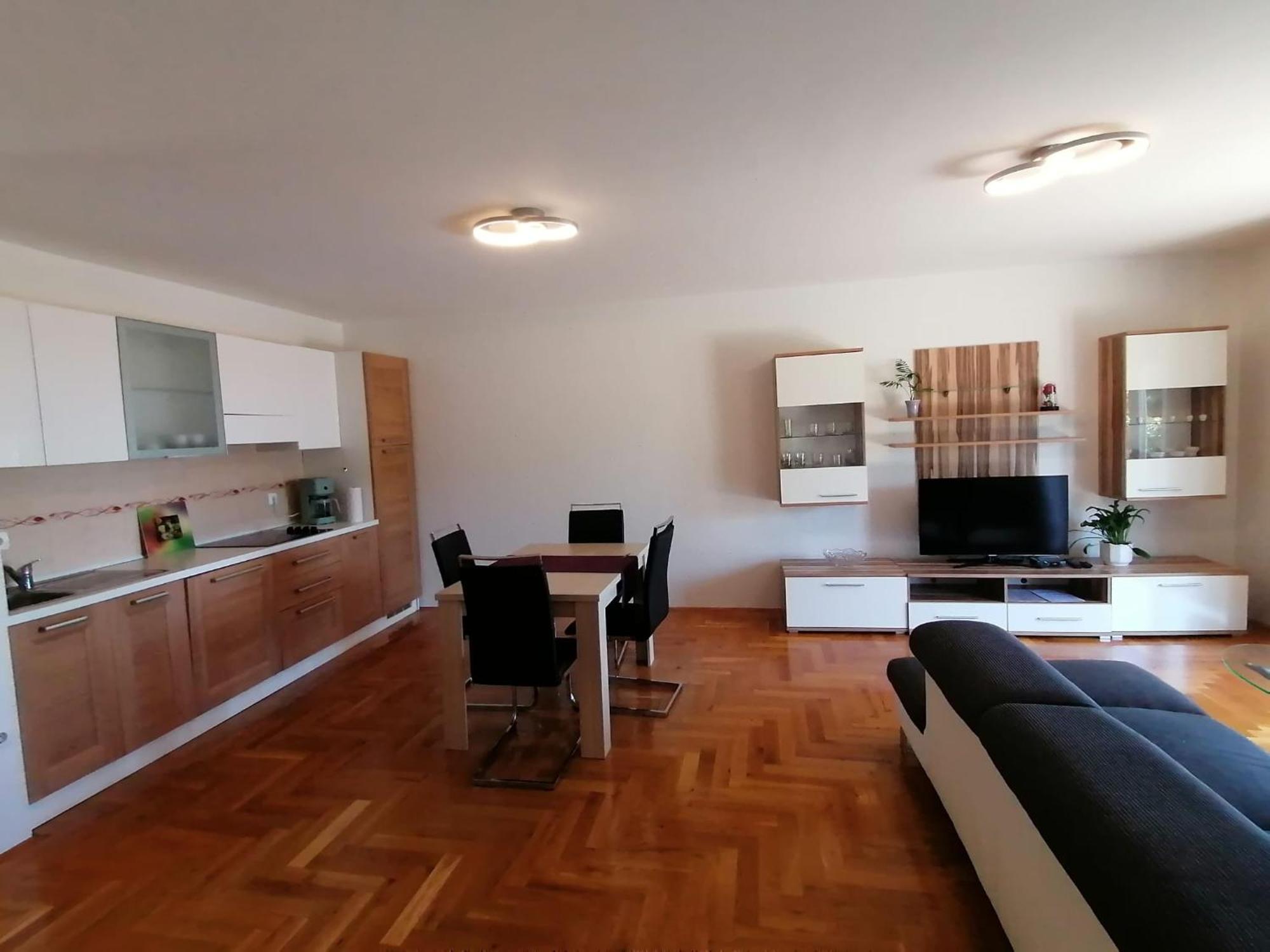 Apartment Cindy Ловран Екстер'єр фото