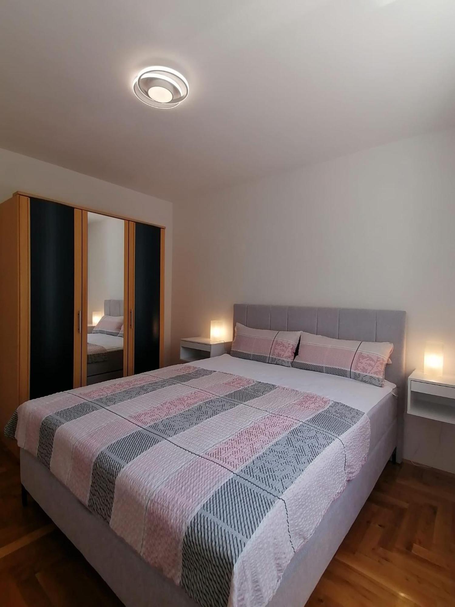 Apartment Cindy Ловран Екстер'єр фото